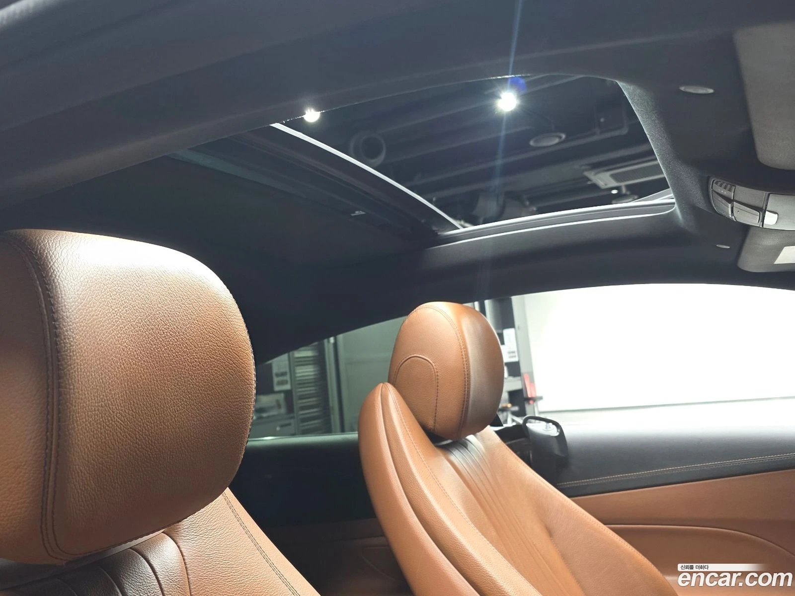 Mercedes-Benz E 220 E220d Coupe, снимка 17 - Автомобили и джипове - 56378624