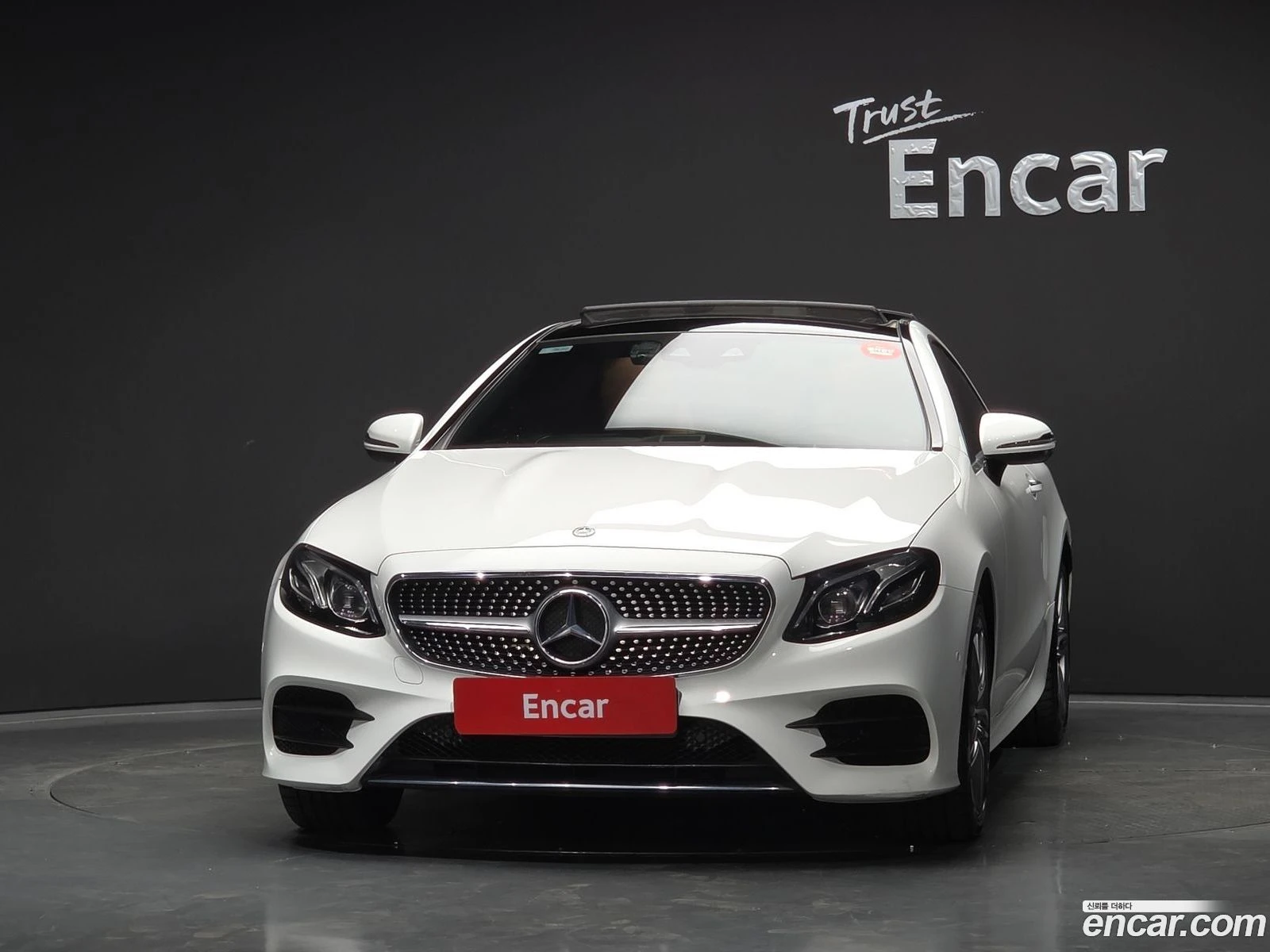 Mercedes-Benz E 220 E220d Coupe, снимка 3 - Автомобили и джипове - 56378624