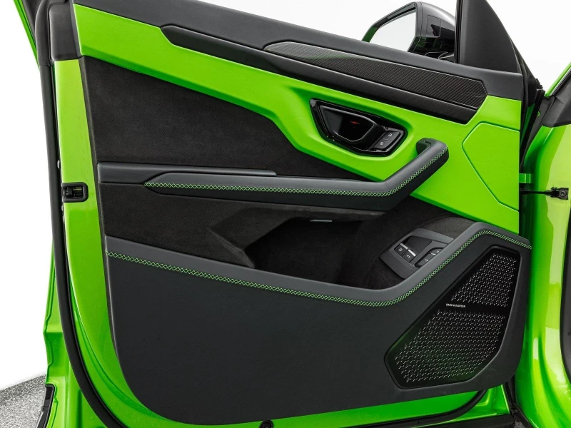 Lamborghini Urus SE PLUG-IN HYBRID CERAMIC AKRAPOVIC B&O, снимка 8 - Автомобили и джипове - 51508736