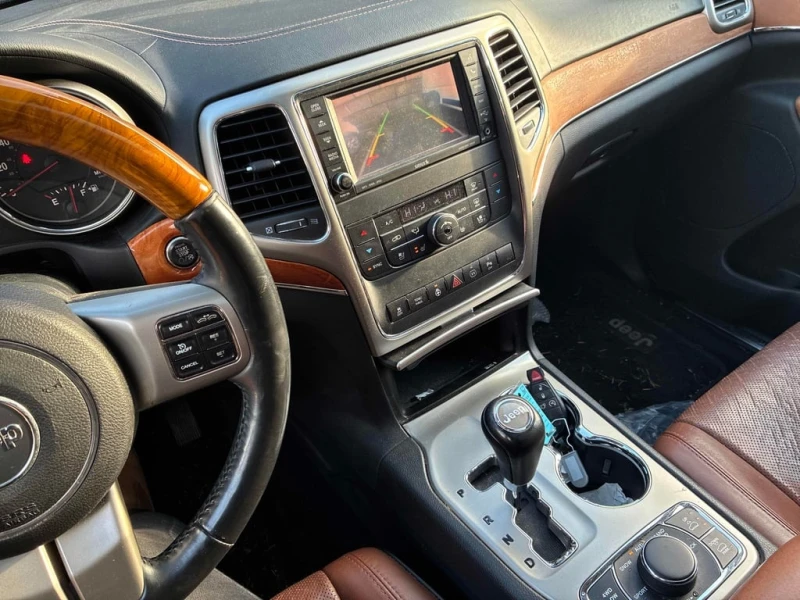 Jeep Grand cherokee * Overland * CARFAX * БЕЗ ПЪРВОНАЧАЛНА ВНОСКА, снимка 9 - Автомобили и джипове - 53129269