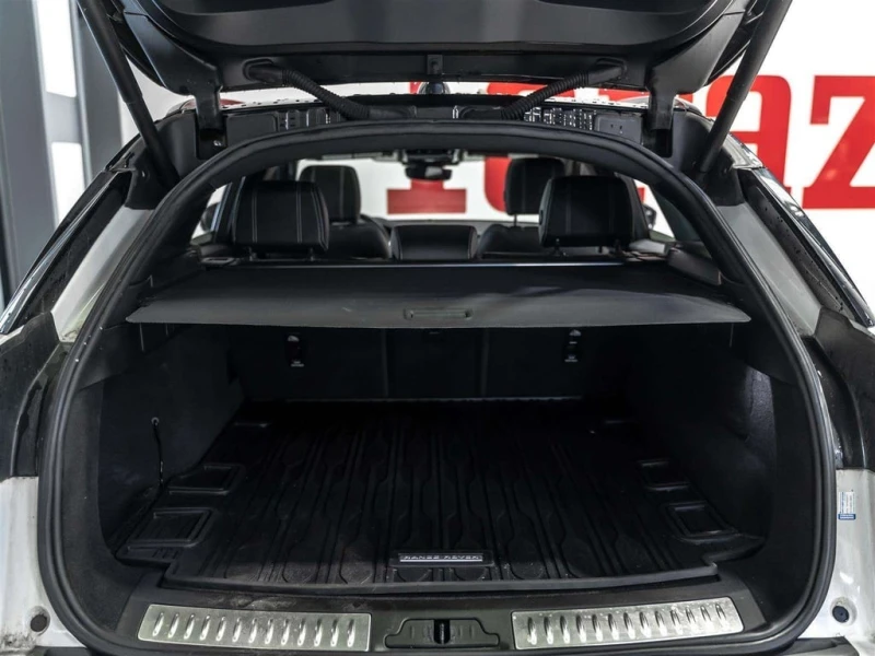 Land Rover Range Rover Velar * S * CARFAX * ЦЕНА ДО БГ, снимка 16 - Автомобили и джипове - 53232981
