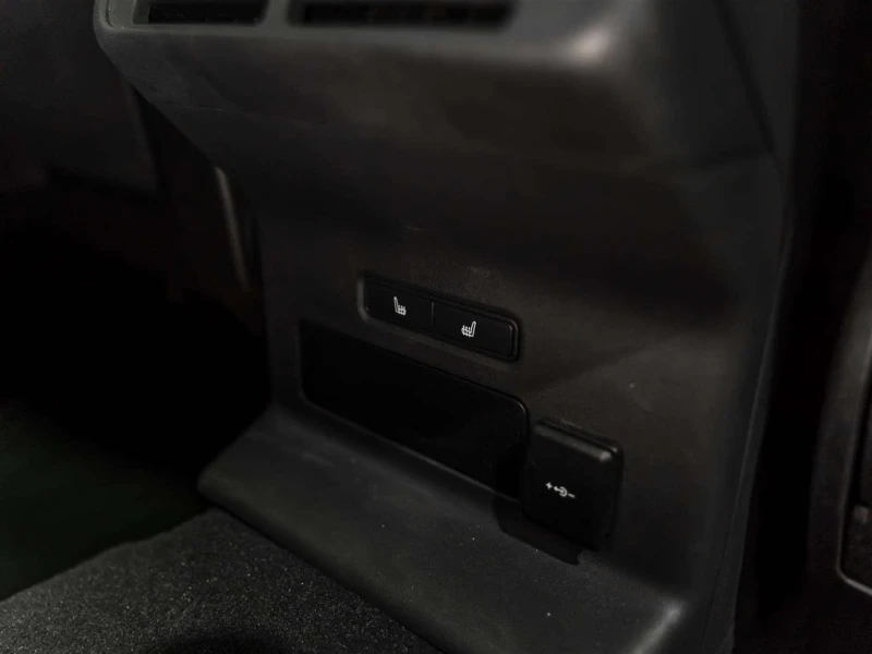 Land Rover Range Rover Velar * S * CARFAX * ЦЕНА ДО БГ, снимка 14 - Автомобили и джипове - 53232981