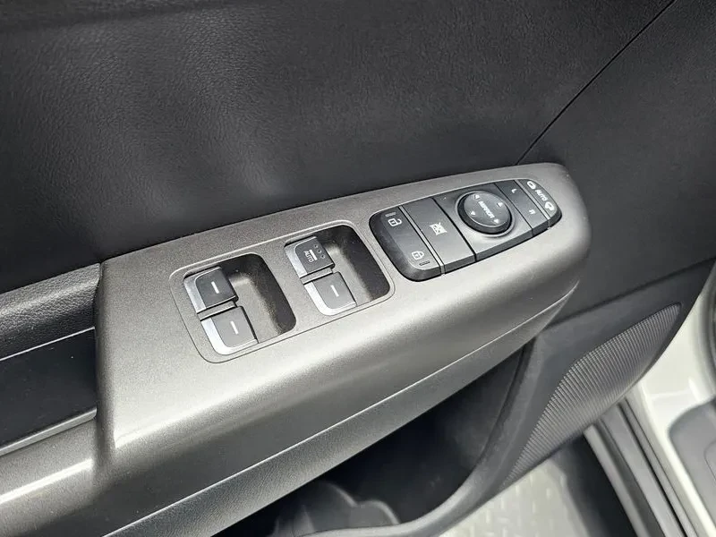 Kia Sportage The Bold Diesel 1.6 2Wd Prestige, снимка 17 - Автомобили и джипове - 55046890