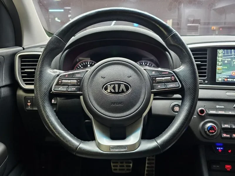 Kia Sportage The Bold Diesel 1.6 2Wd Prestige, снимка 13 - Автомобили и джипове - 55046890