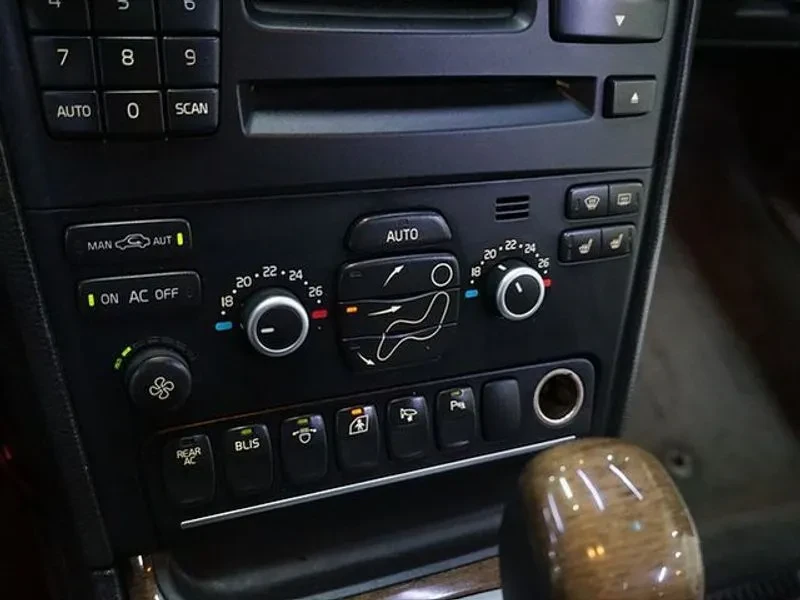 Volvo Xc90 D5, снимка 14 - Автомобили и джипове - 55882348