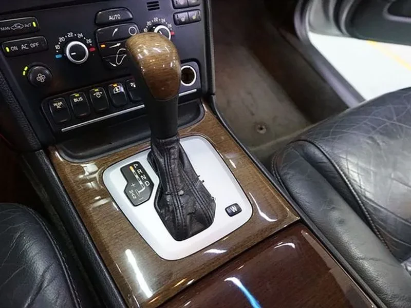 Volvo Xc90 D5, снимка 9 - Автомобили и джипове - 55882348
