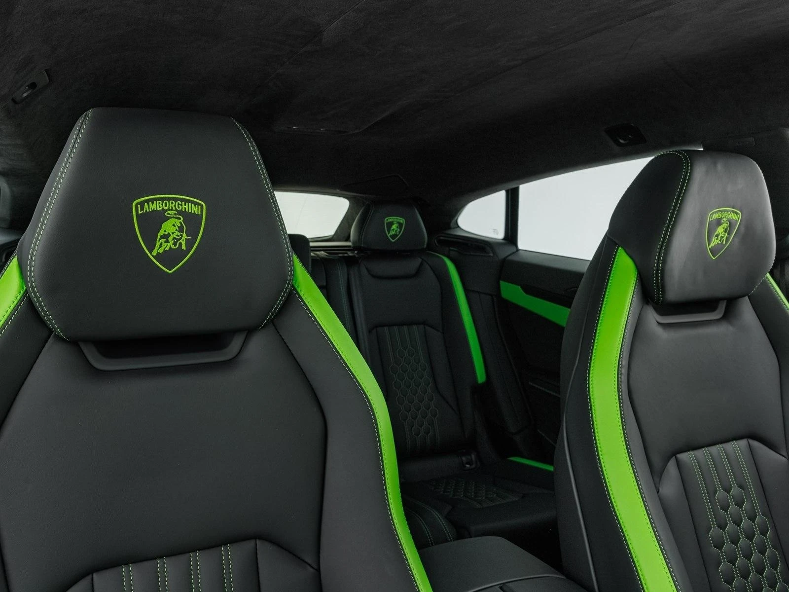 Lamborghini Urus SE PLUG-IN HYBRID CERAMIC AKRAPOVIC B&O | Mobile.bg   12