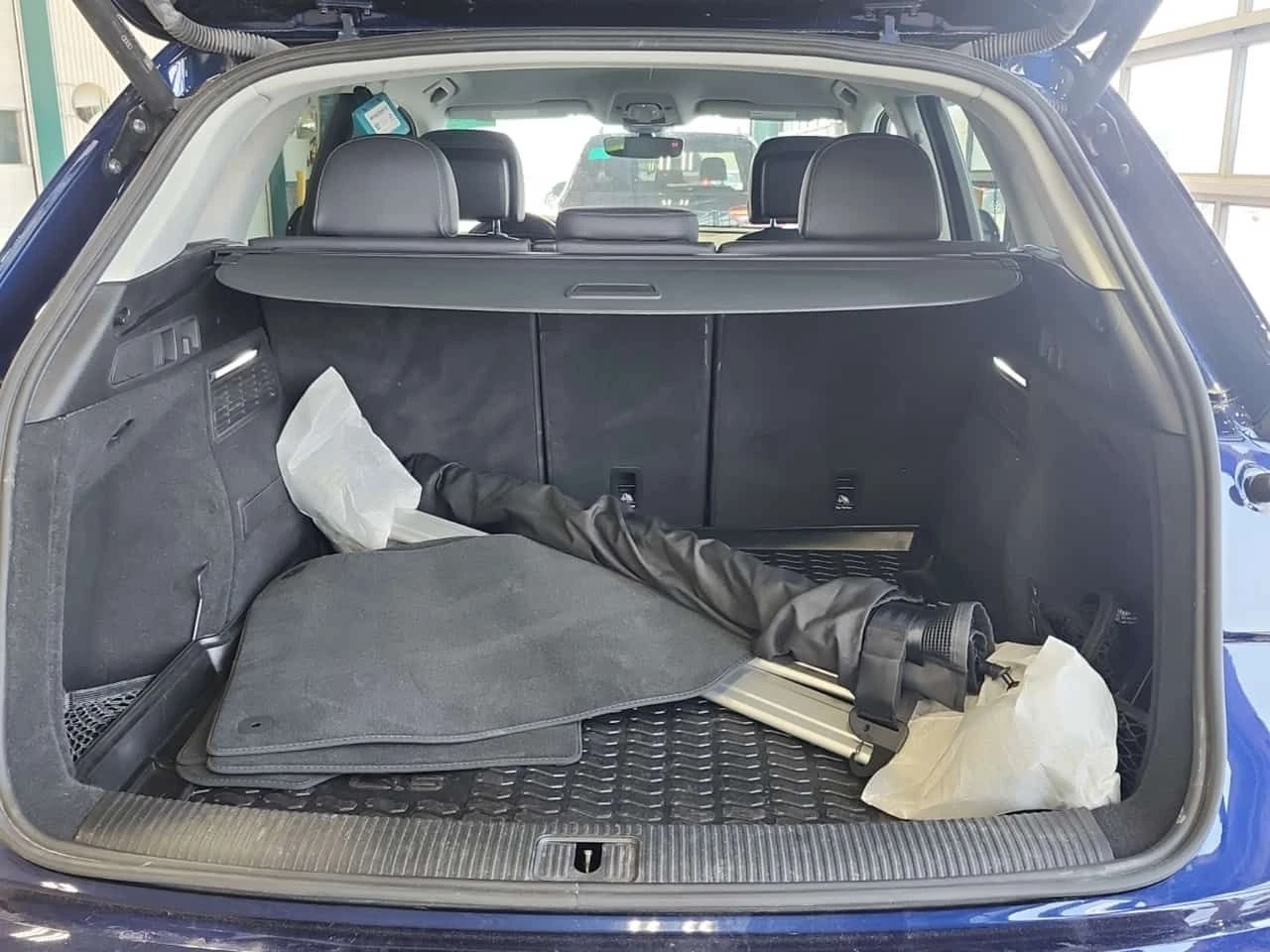 Audi Q5 45TFSI * KOMFORT * CARFAX * Без инциденти * , снимка 10 - Автомобили и джипове - 54037137