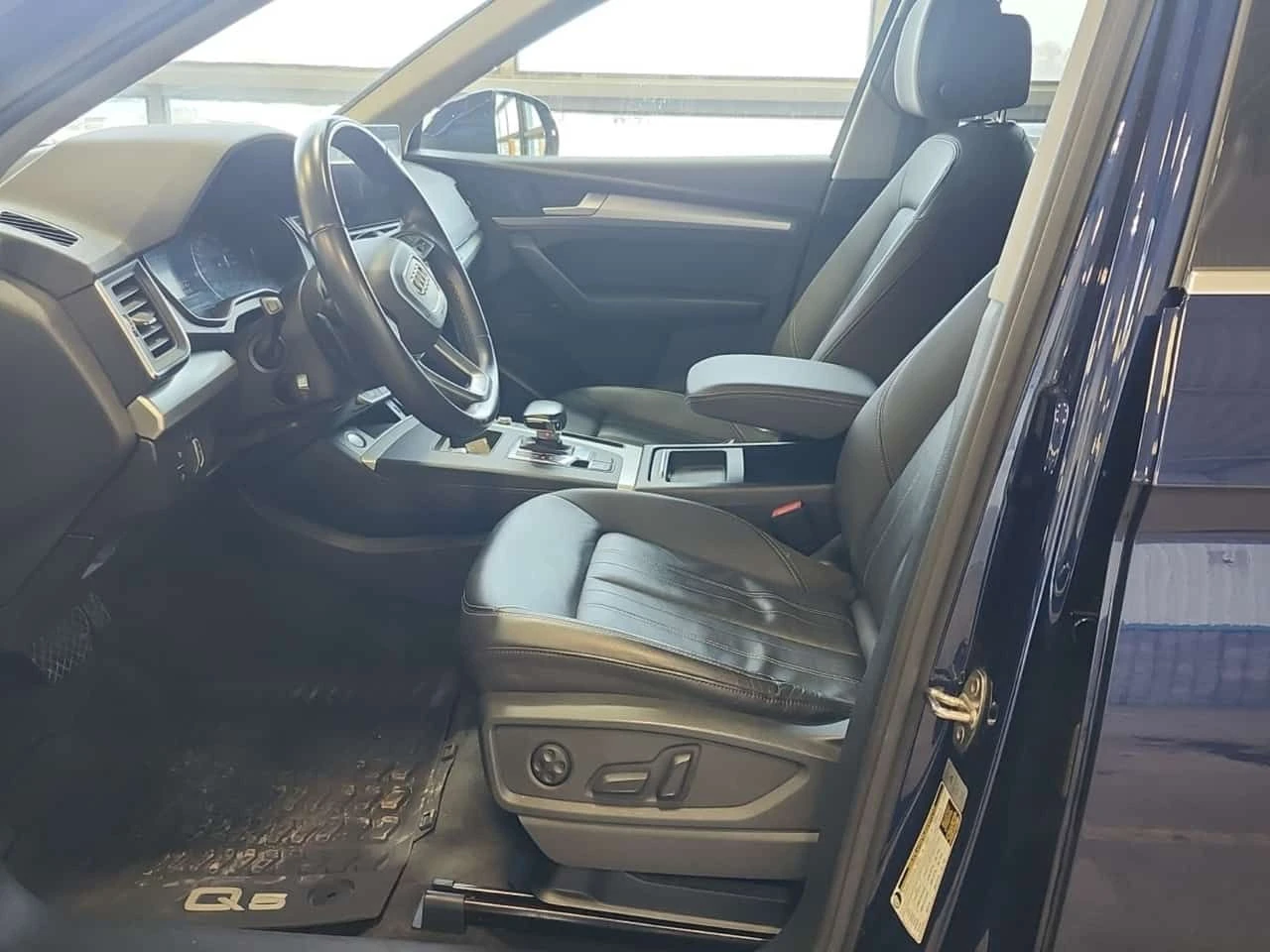 Audi Q5 45TFSI * KOMFORT * CARFAX * Без инциденти * , снимка 7 - Автомобили и джипове - 54037137