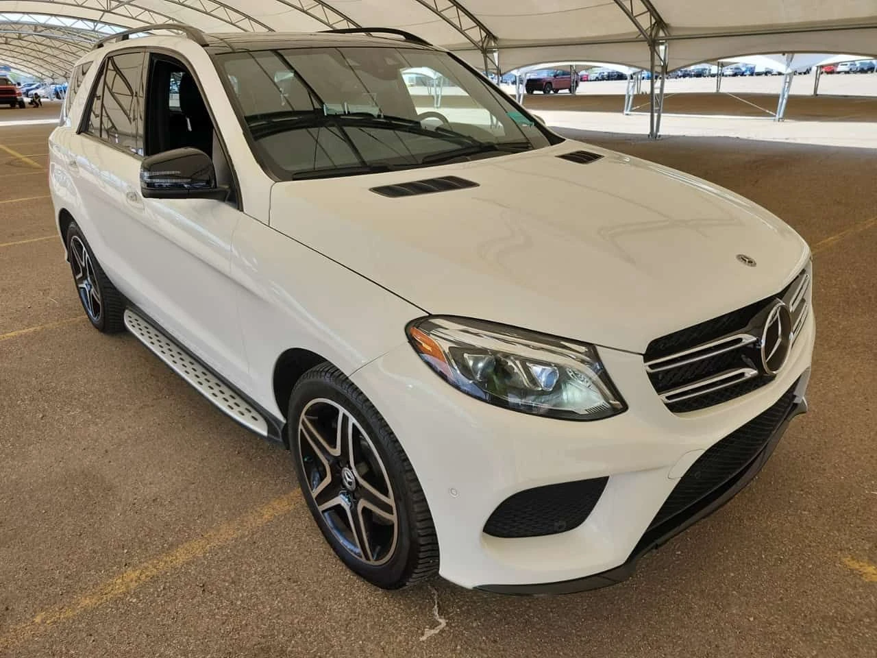 Mercedes-Benz GLE 400 AMG Line * Един собственик * CARFAX * 104к км! * , снимка 2 - Автомобили и джипове - 54704779