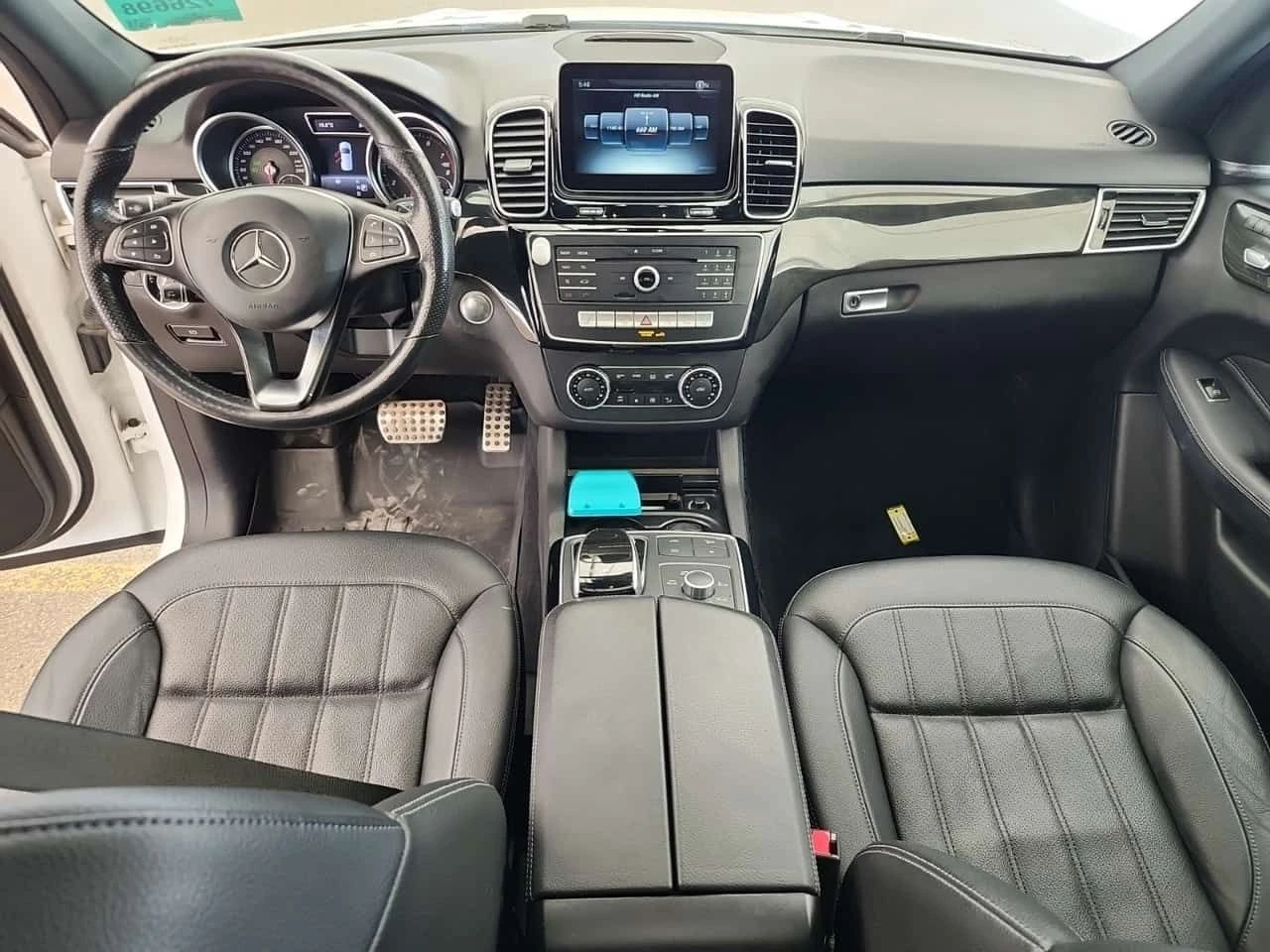 Mercedes-Benz GLE 400 AMG Line * Един собственик * CARFAX * 104к км! * , снимка 6 - Автомобили и джипове - 54704779