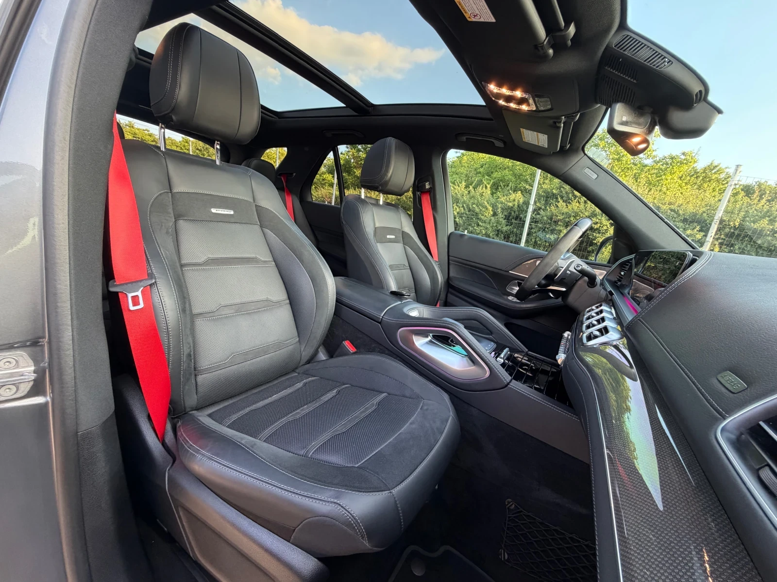 Mercedes-Benz GLE 53 4MATIC Night Package Масаж Обдухване Burmester Distronic, снимка 11 - Автомобили и джипове - 54885148