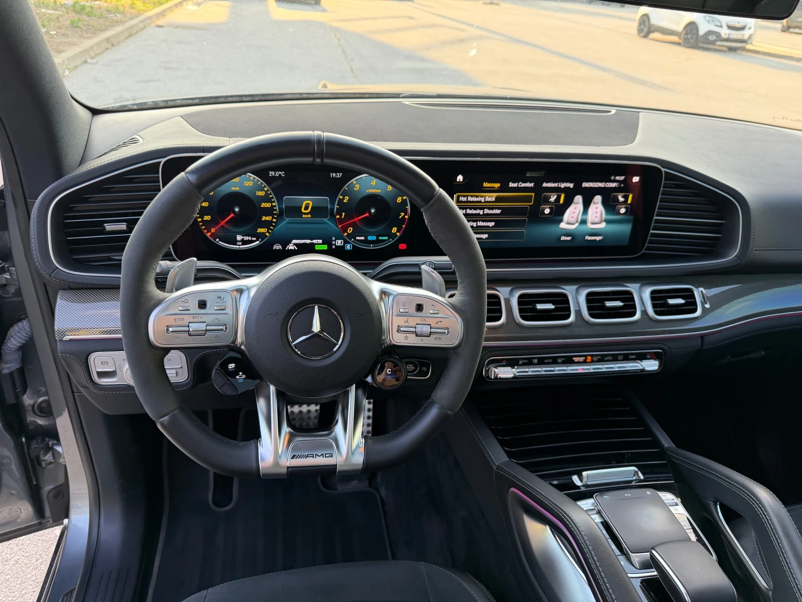 Mercedes-Benz GLE 53 4MATIC Night Package Масаж Обдухване Burmester Distronic, снимка 9 - Автомобили и джипове - 54885148