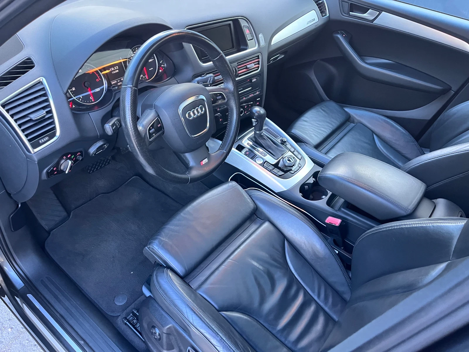 Audi Q5 3.0TDI Sline Quattro, снимка 8 - Автомобили и джипове - 54948674