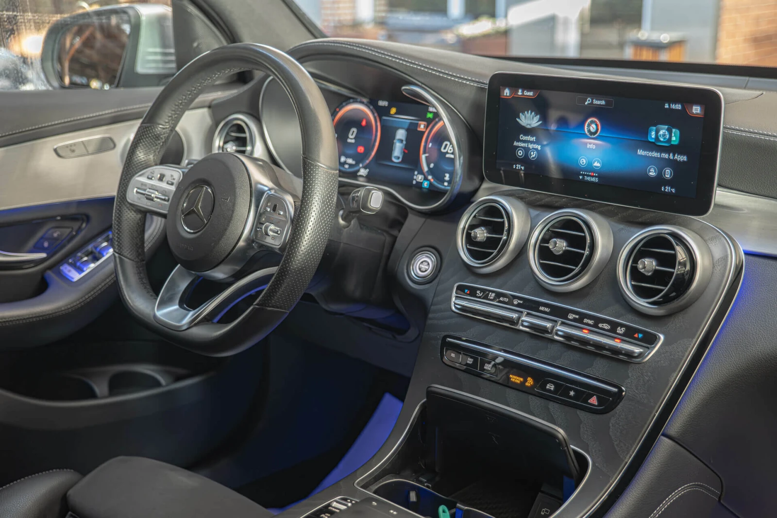 Mercedes-Benz GLC 400 CDI/AMG/4Matic/COUPE/Virtual/Ambient/Подгрев, снимка 10 - Автомобили и джипове - 55341123