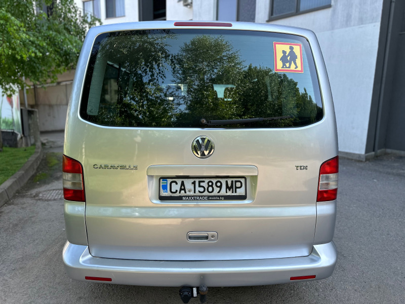 VW Caravelle Регистриран / 9 местен / Топ състояние, снимка 6 - Бусове и автобуси - 46439722