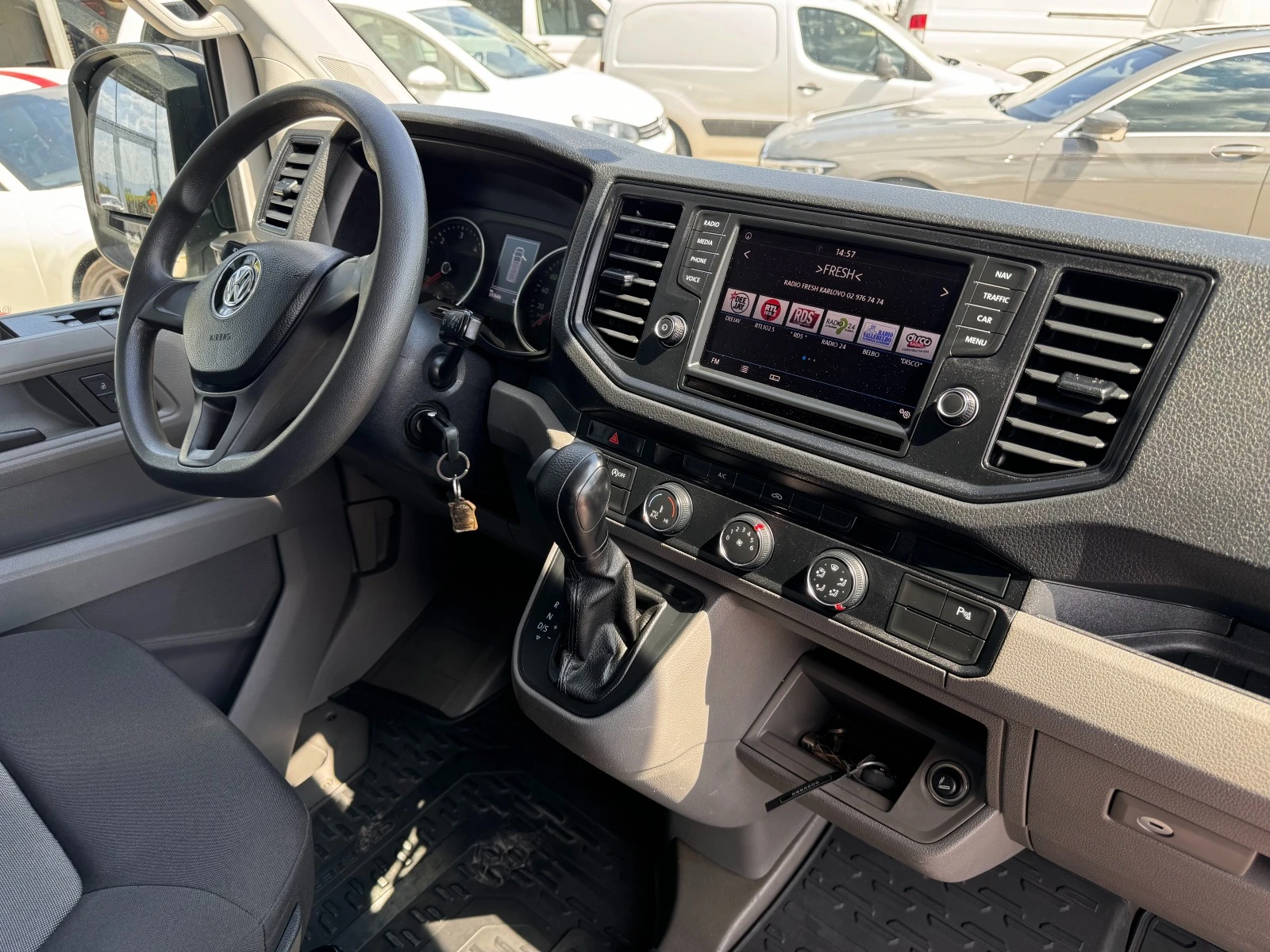 VW Crafter 2.0TDI Клима Euro 6b  - изображение 10