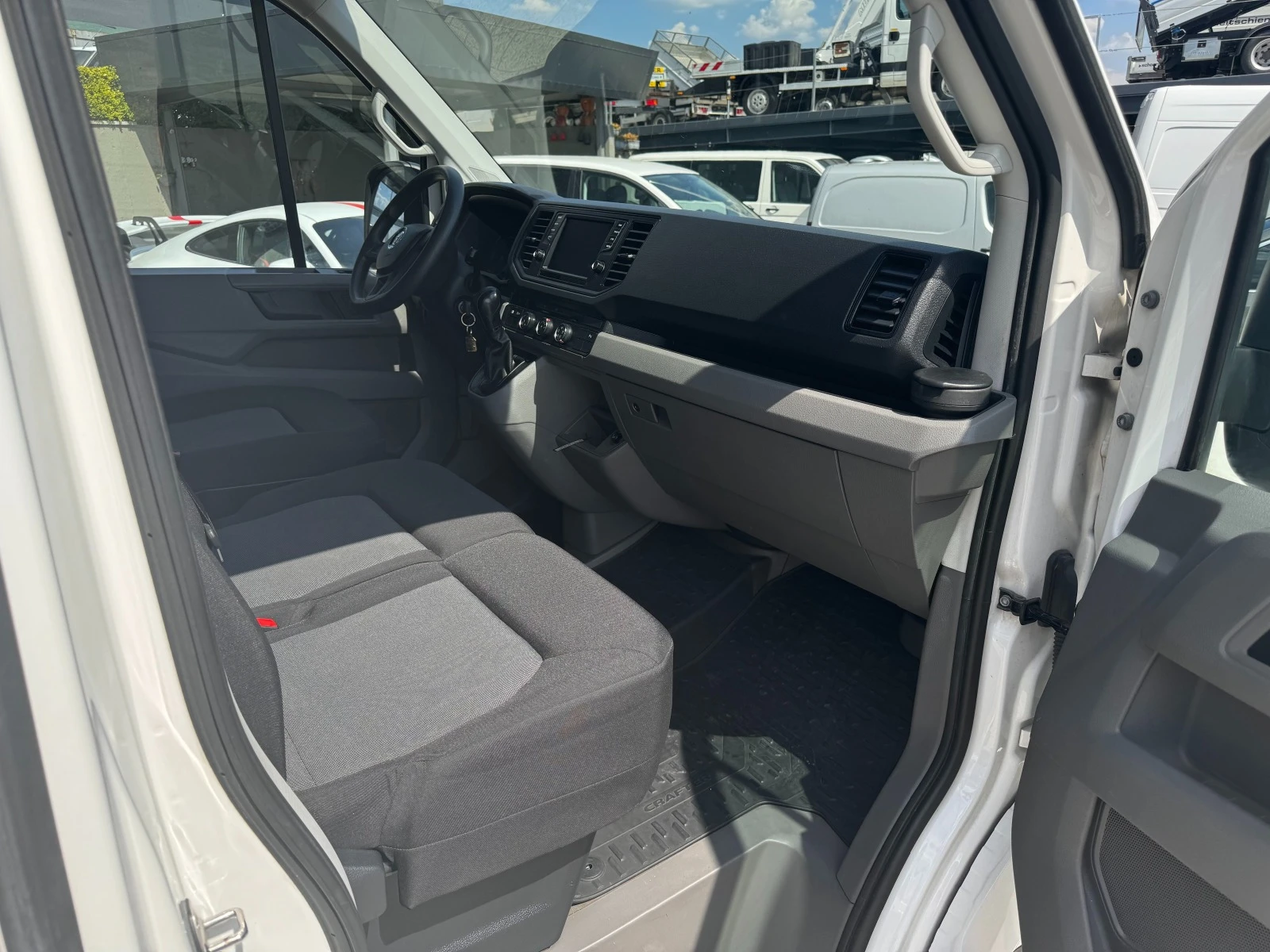 VW Crafter 2.0TDI Клима Euro 6b  - изображение 9