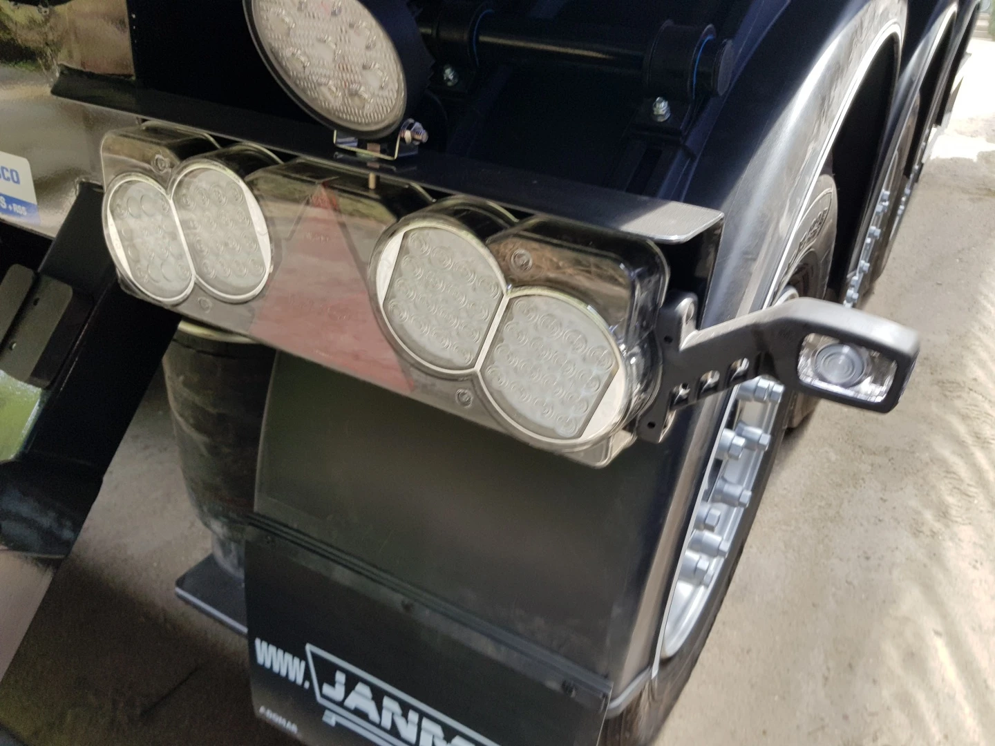 �� ������ DELFINO | Mobile.bg � ����������� 7