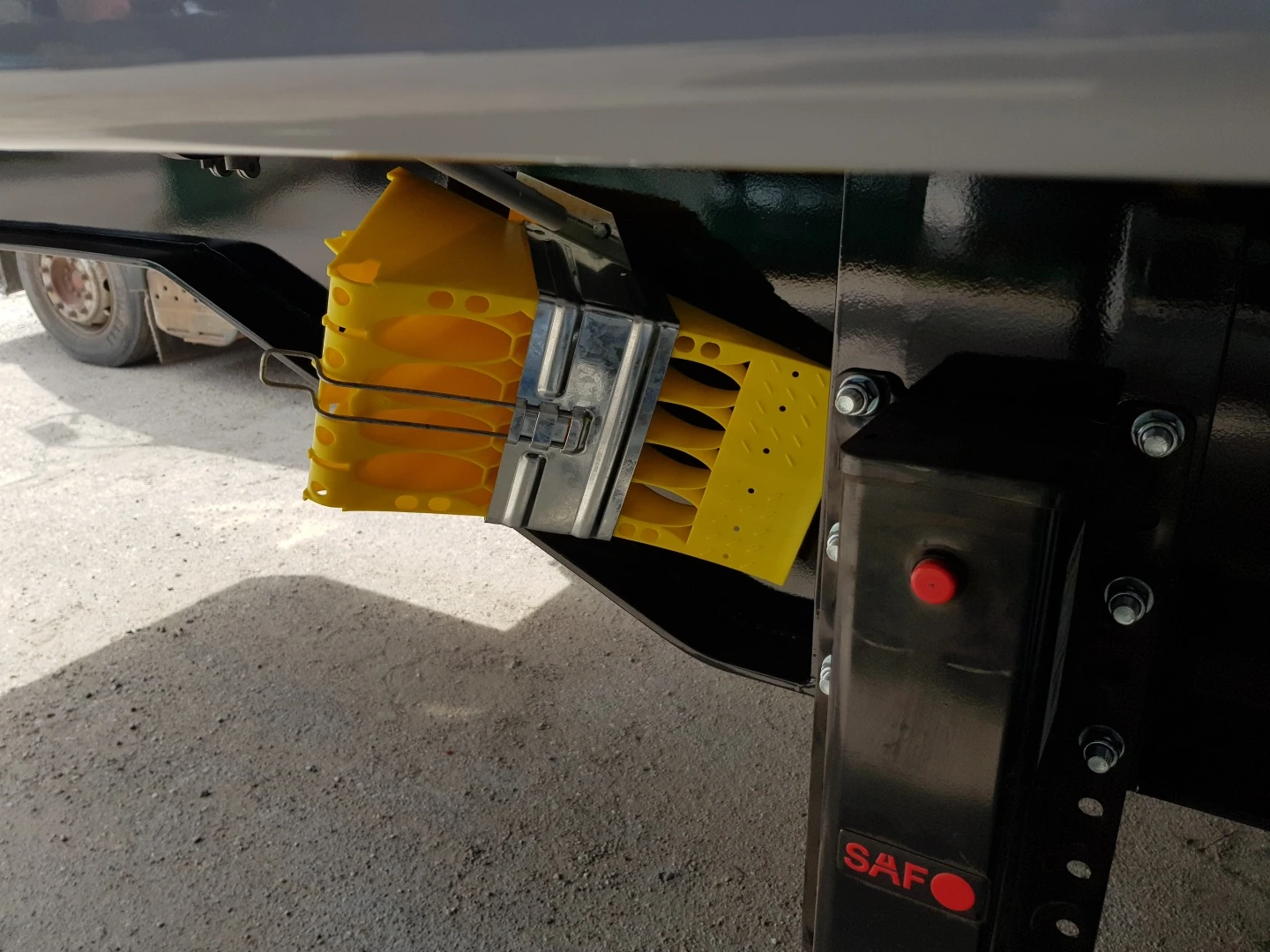 �� ������ DELFINO | Mobile.bg � ����������� 10