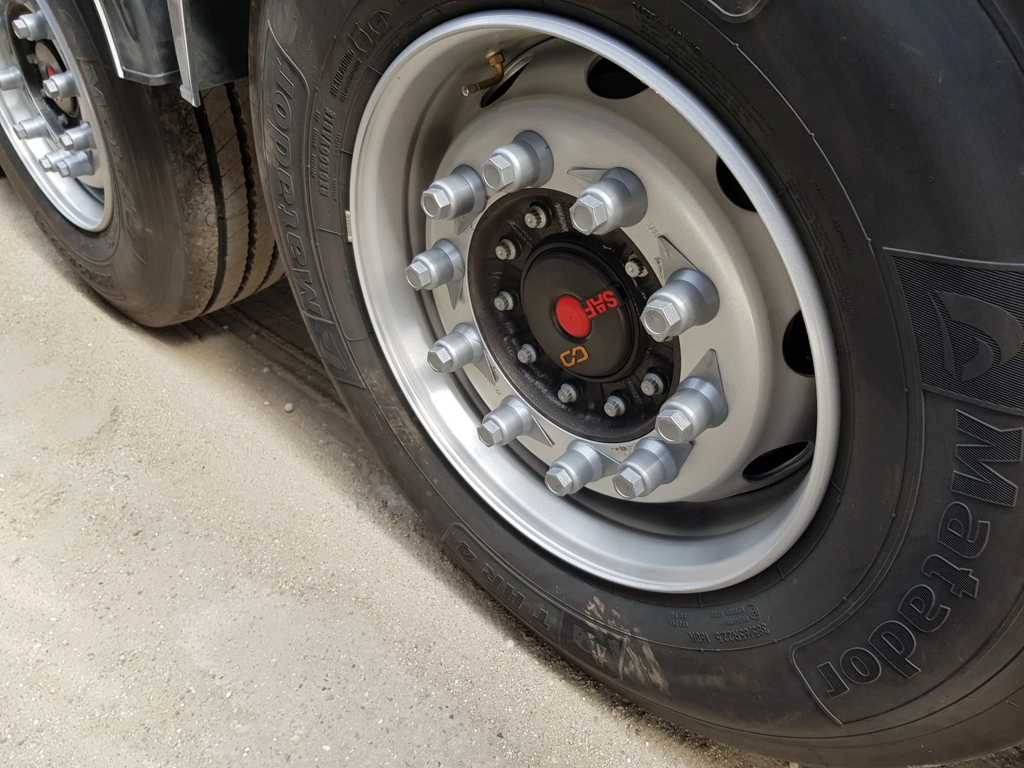 �� ������ DELFINO | Mobile.bg � ����������� 6