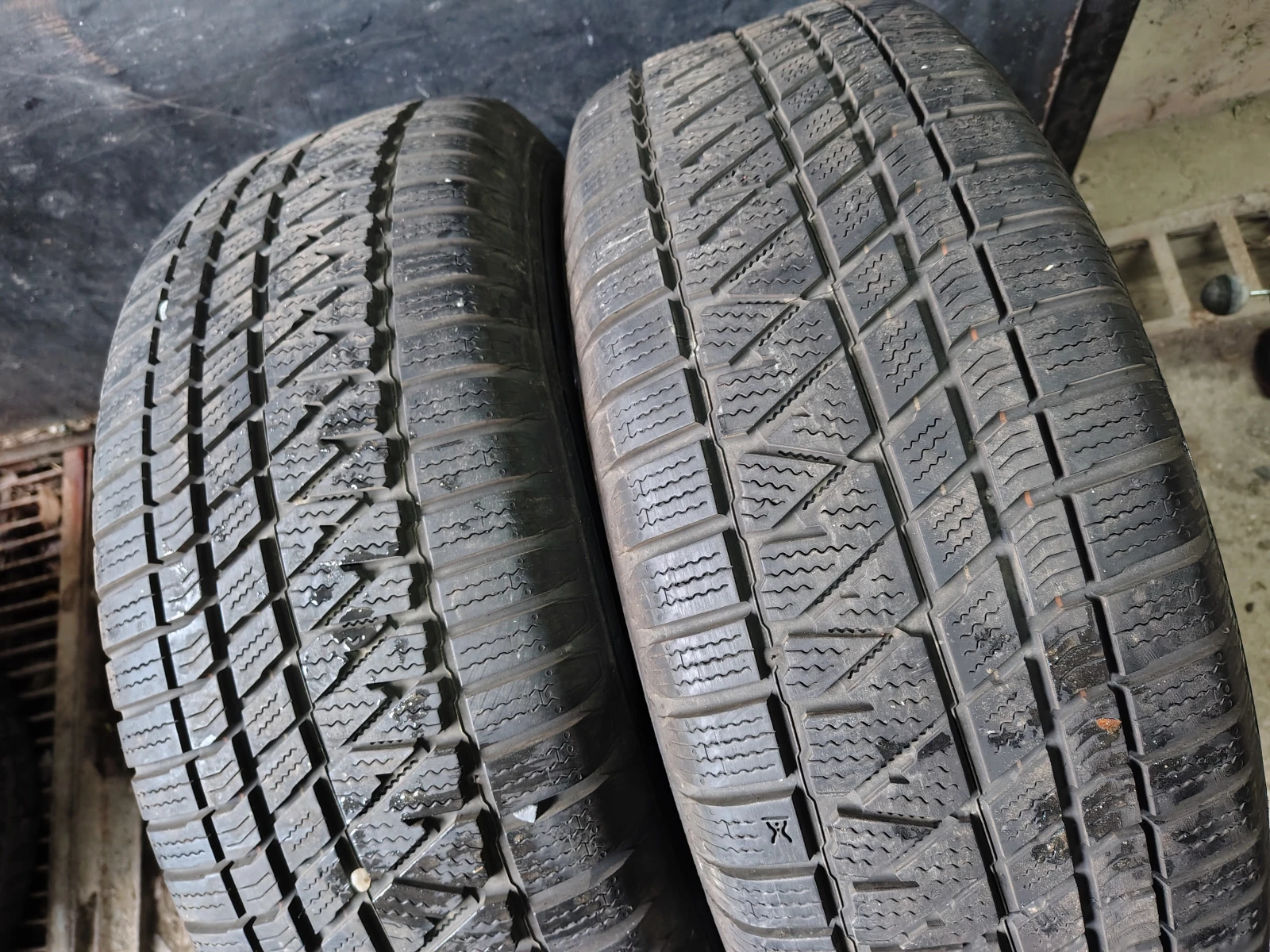 Гуми Зимни 255/70R16, снимка 2 - Гуми и джанти - 54085926