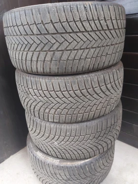      255/35R18