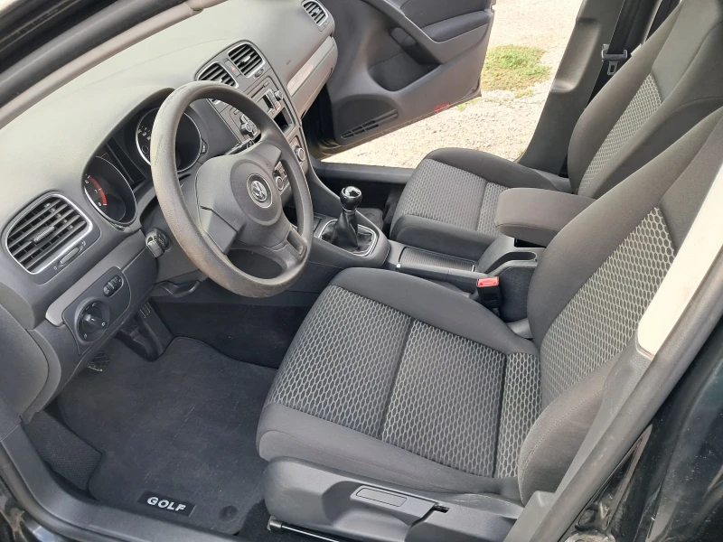 VW Golf 1.4i 80kc, снимка 15 - Автомобили и джипове - 51630516