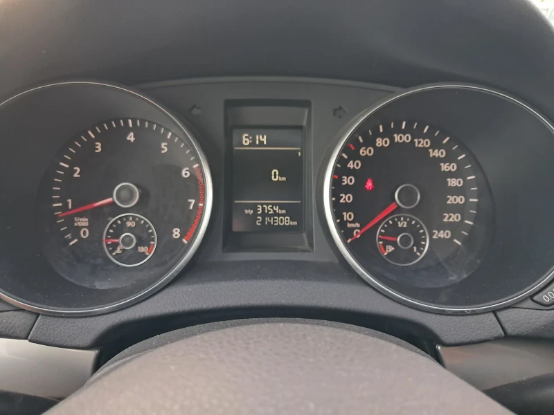 VW Golf 1.4i 80kc, снимка 16 - Автомобили и джипове - 51630516