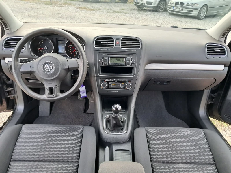 VW Golf 1.4i 80kc, снимка 14 - Автомобили и джипове - 51630516