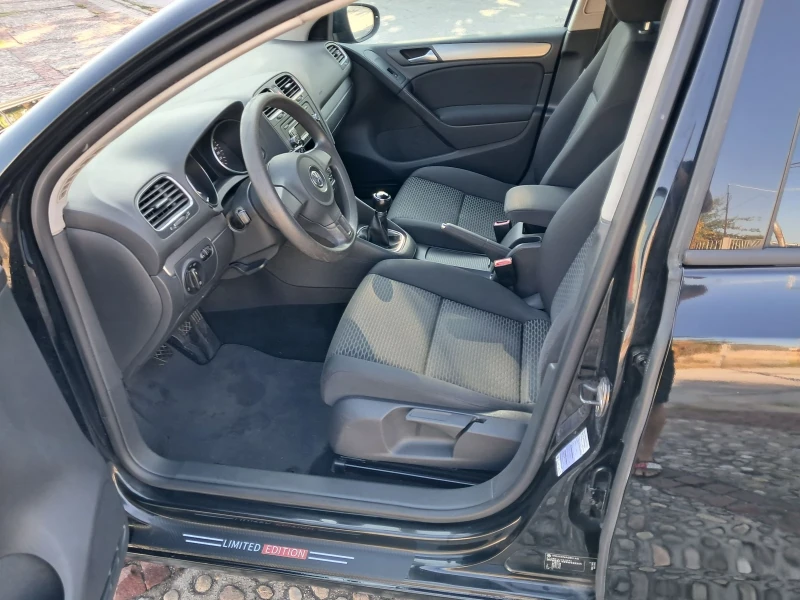 VW Golf 1.4i 80kc, снимка 10 - Автомобили и джипове - 51630516
