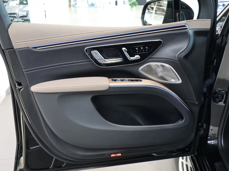 Mercedes-Benz EQS 450+ /360HP/AMG/SUV/PANO/HUD/DISTRONIC/735v, снимка 16 - Автомобили и джипове - 52054639