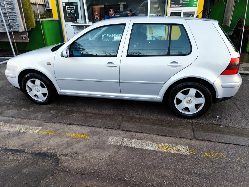 VW Golf, снимка 2 - Автомобили и джипове - 52828630