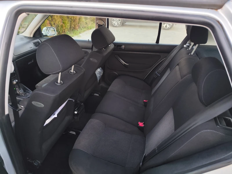 VW Golf, снимка 11 - Автомобили и джипове - 52828630