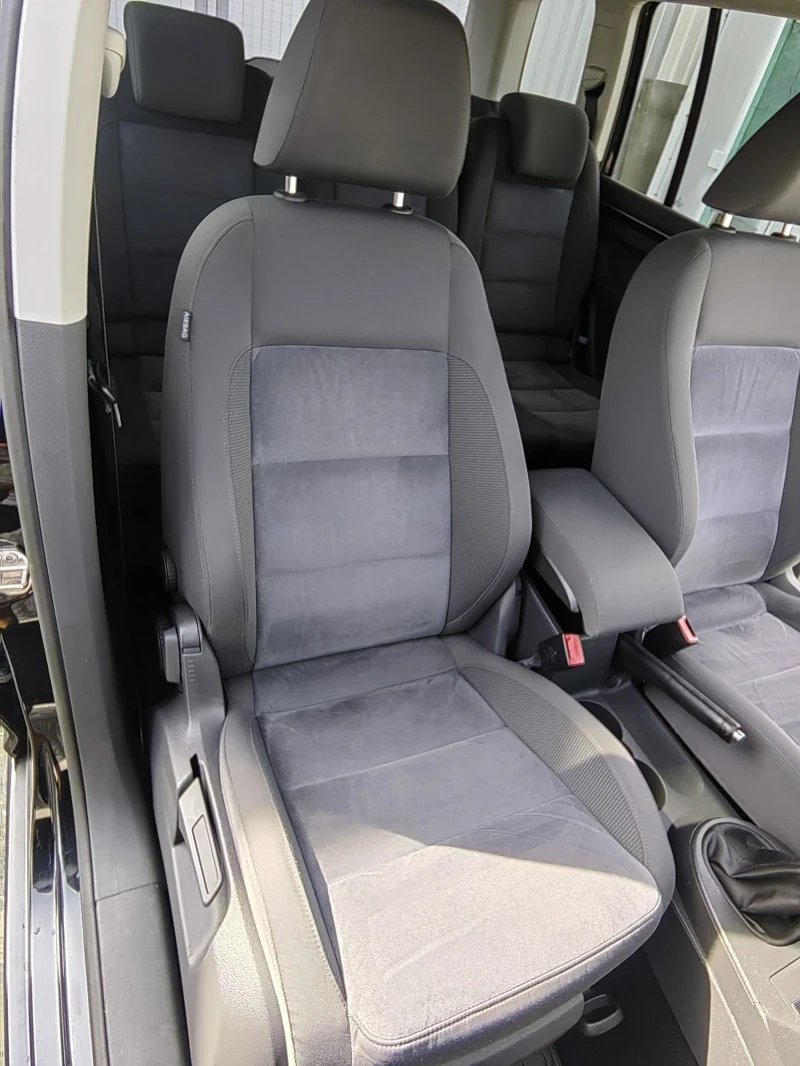 VW Touran Highline 1.6TDI 105, снимка 10 - Автомобили и джипове - 52867598