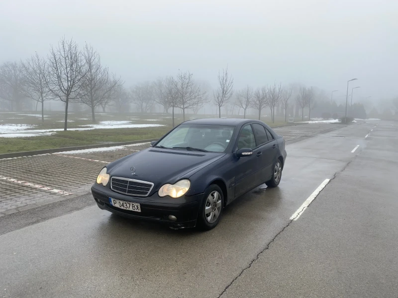 Mercedes-Benz C 220, снимка 3 - Автомобили и джипове - 53089594