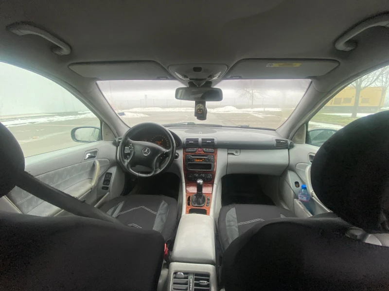 Mercedes-Benz C 220, снимка 7 - Автомобили и джипове - 53089594