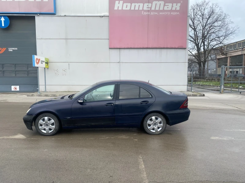 Mercedes-Benz C 220, снимка 4 - Автомобили и джипове - 53089594