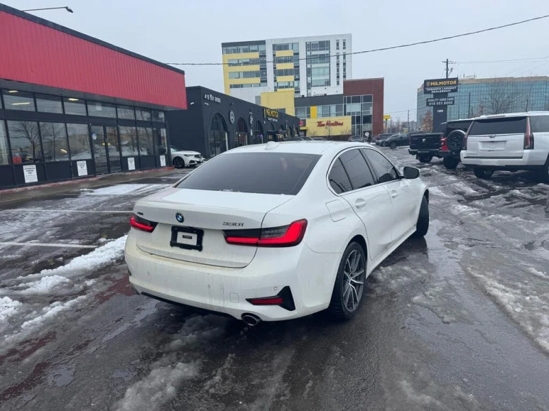 BMW 330 МЪРТВА ТОЧКА* КАМЕРА* ПОДГРЕВ* ПАНОРАМА* CARPLAY, снимка 4 - Автомобили и джипове - 53168630