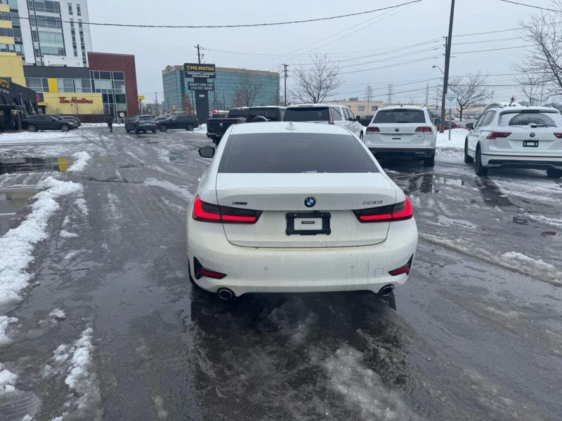 BMW 330 МЪРТВА ТОЧКА* КАМЕРА* ПОДГРЕВ* ПАНОРАМА* CARPLAY, снимка 5 - Автомобили и джипове - 53168630