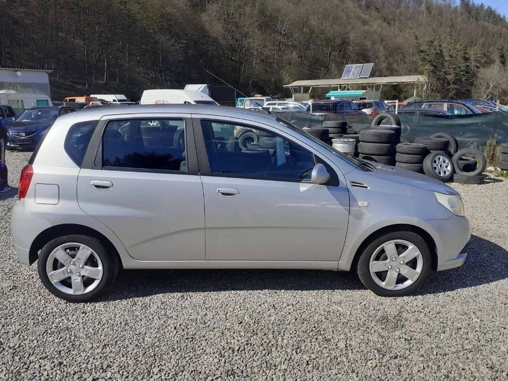 Chevrolet Aveo 1.2i klimatik  - изображение 7