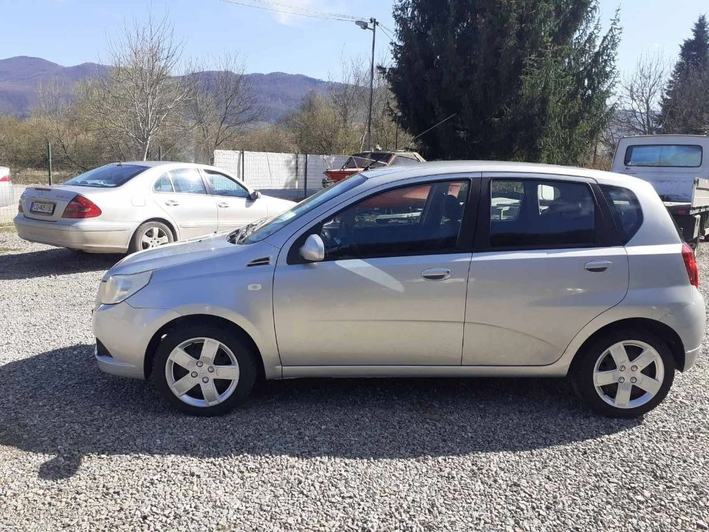 Chevrolet Aveo 1.2i klimatik  - изображение 8