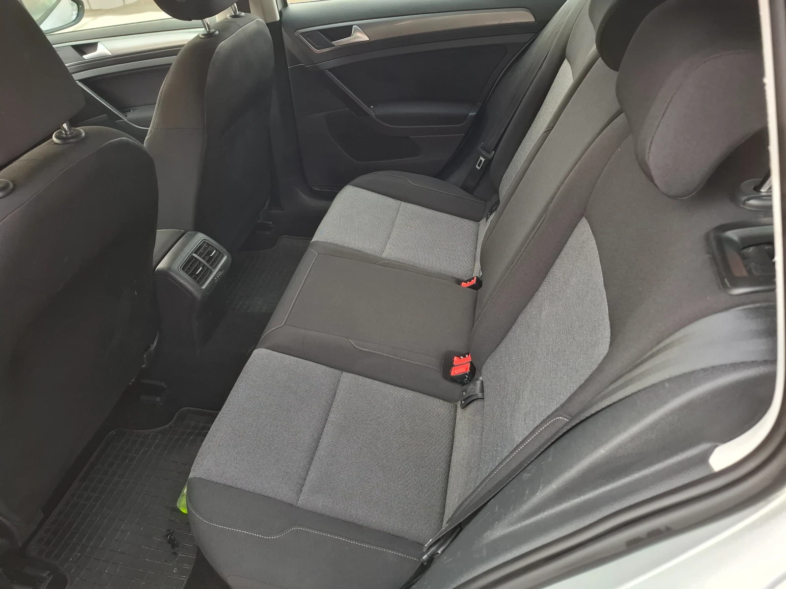 VW Golf 1.6 TDI-105к.с - изображение 10