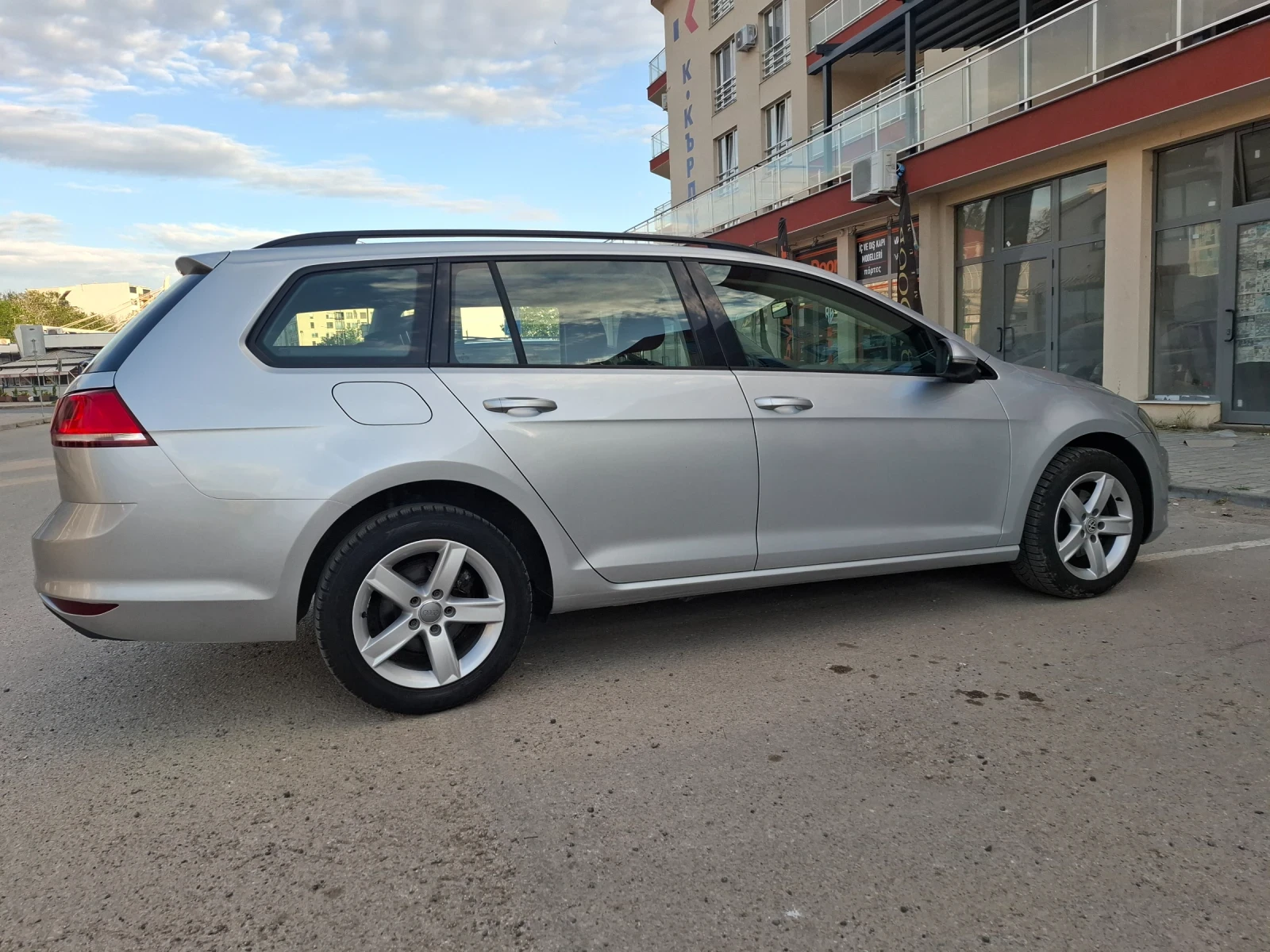 VW Golf 1.6 TDI-105к.с - изображение 3