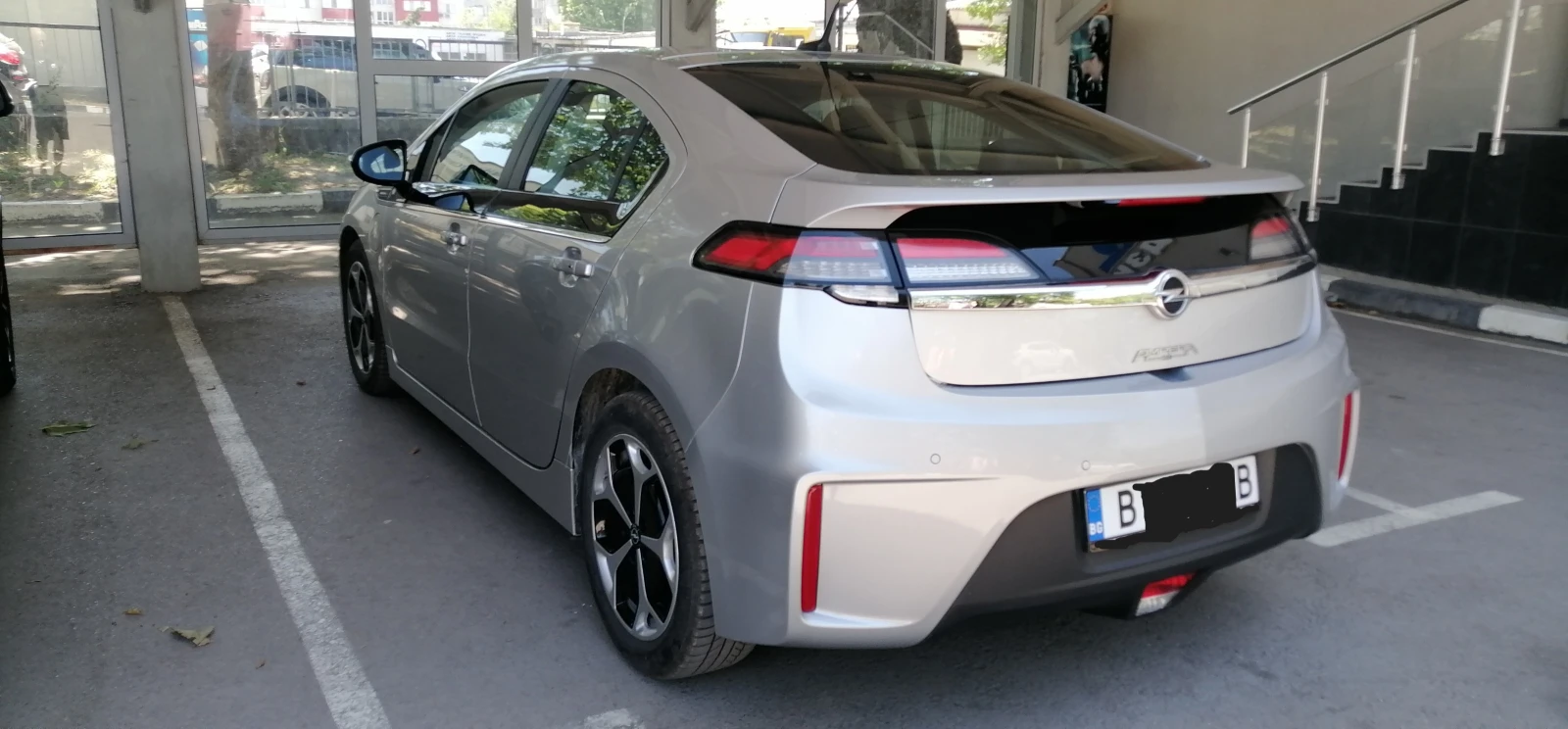 Opel Ampera Plug-in hybrid - изображение 4