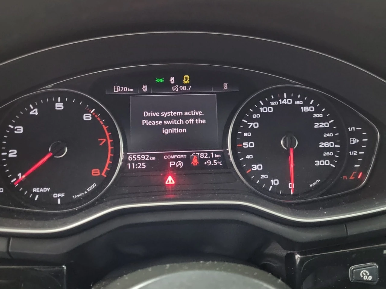 Audi A4 * АВТО КРЕДИТ* ЦЕНА ДО БГ * Сервизна история *  - изображение 10