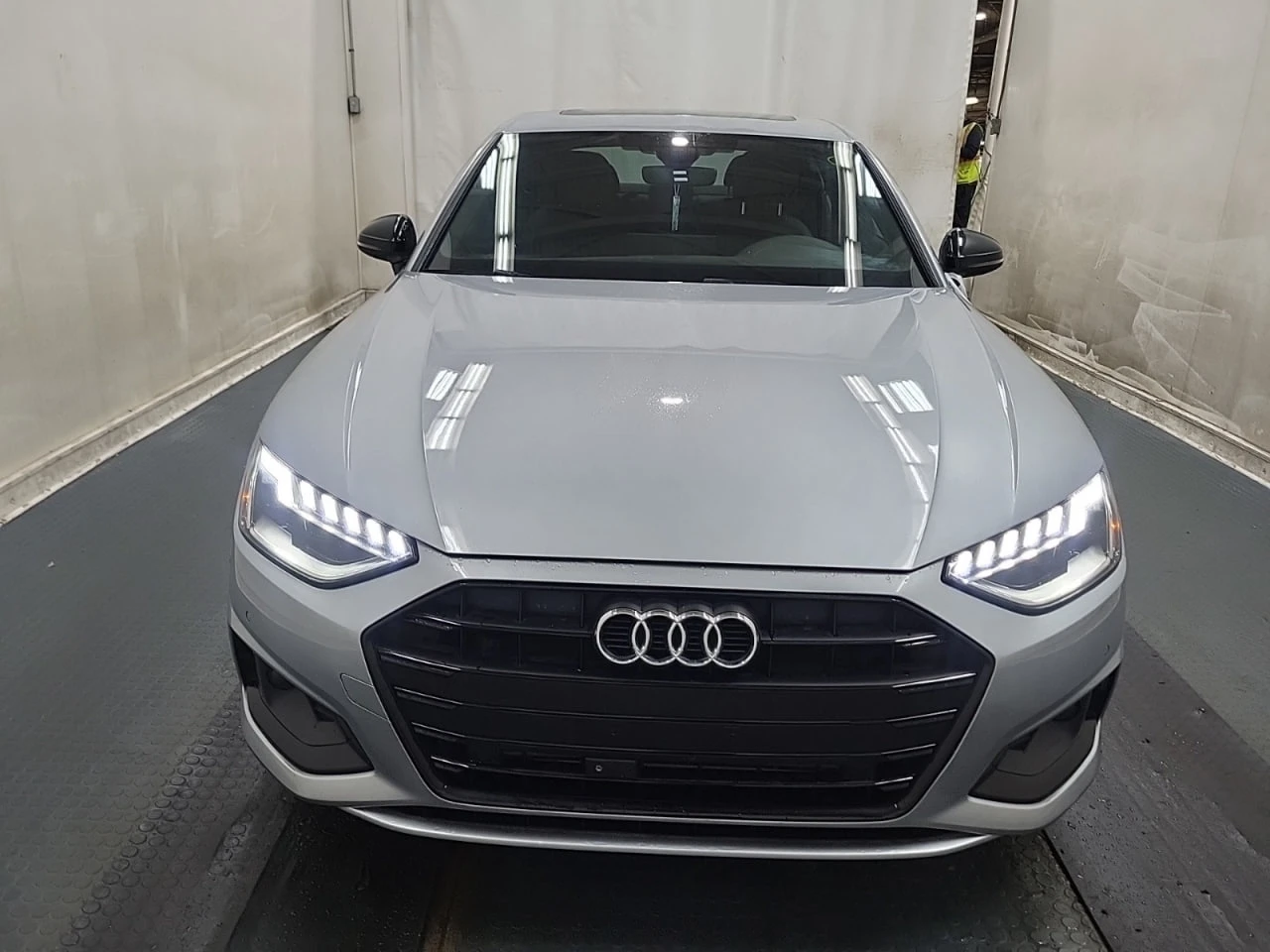 Audi A4 * АВТО КРЕДИТ* ЦЕНА ДО БГ * Сервизна история *  - изображение 3