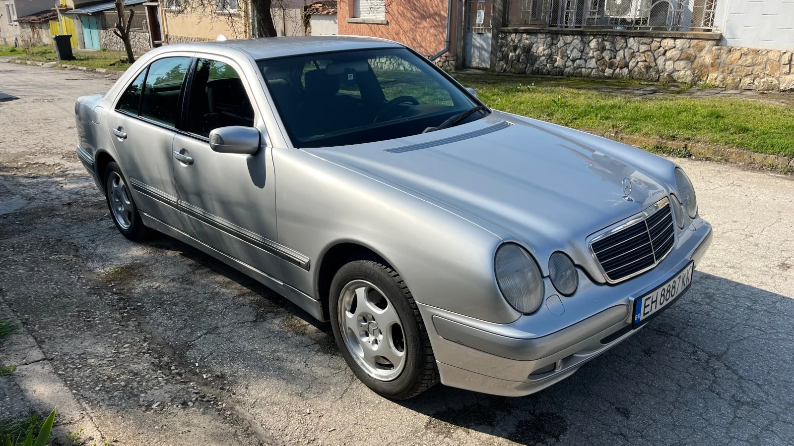 Mercedes-Benz E 200 Kompressor, снимка 4 - Автомобили и джипове - 53969883