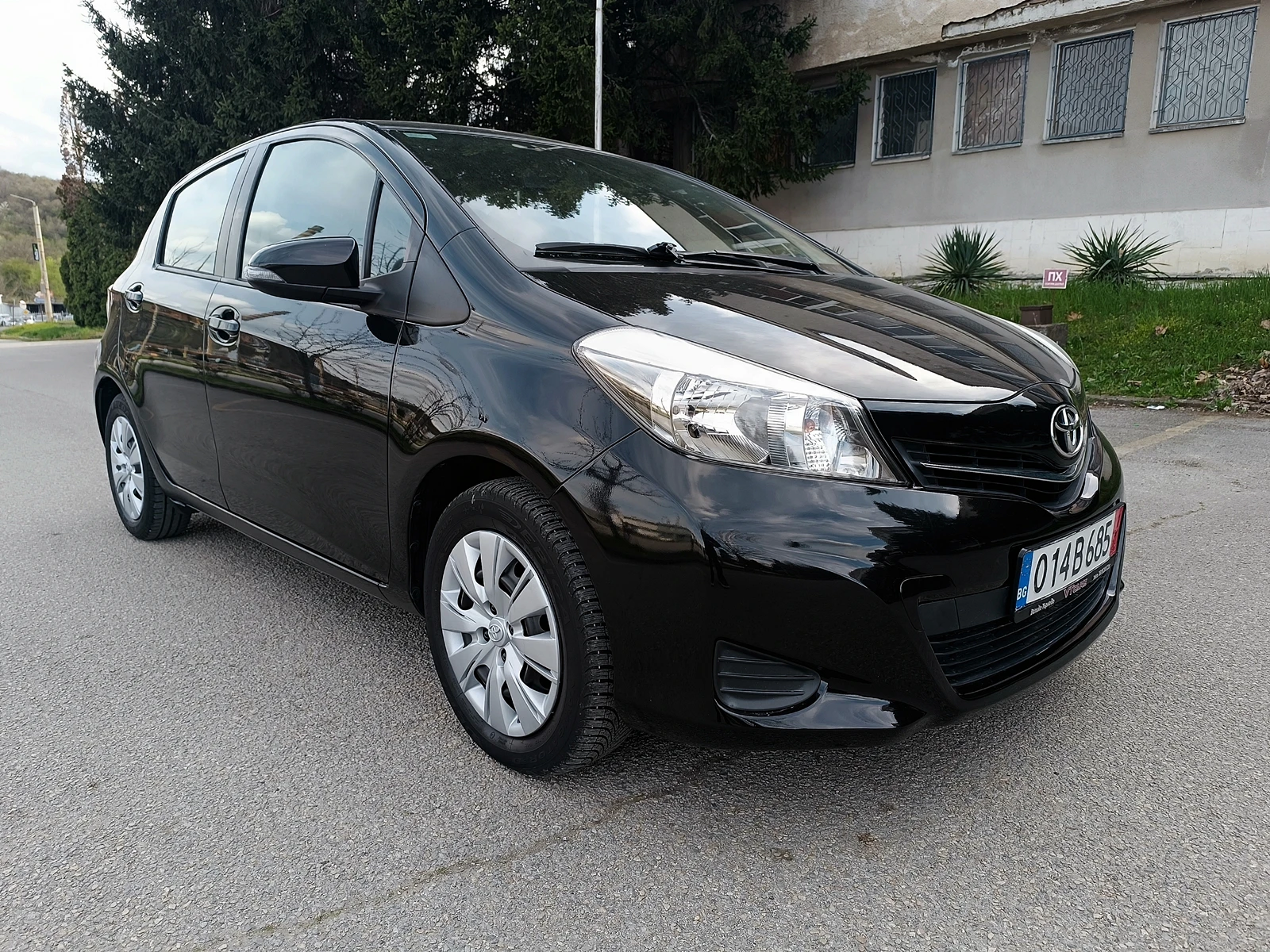 Toyota Yaris 1.0i 70 k.c 102 000km., снимка 7 - Автомобили и джипове - 54156111