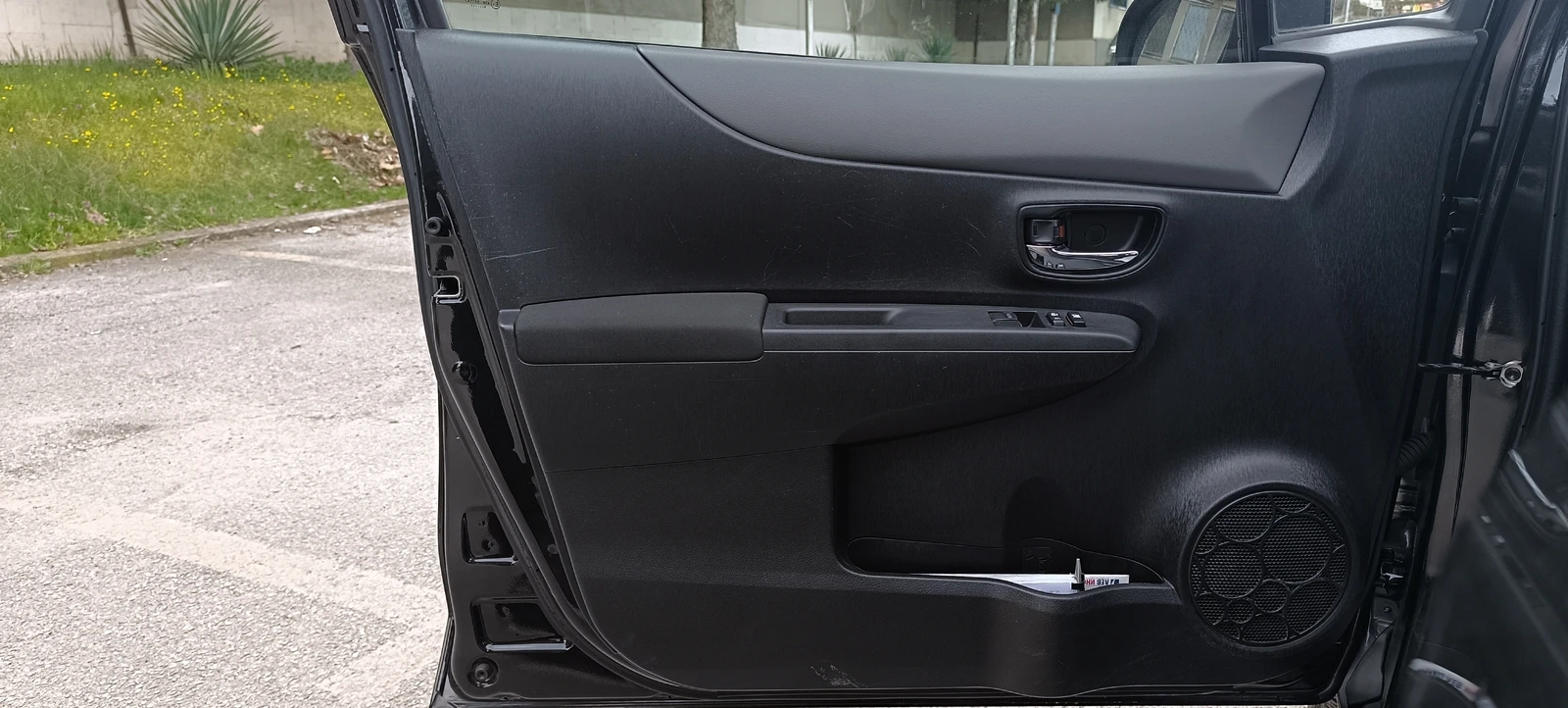 Toyota Yaris 1.0i 70 k.c 102 000km., снимка 13 - Автомобили и джипове - 54156111